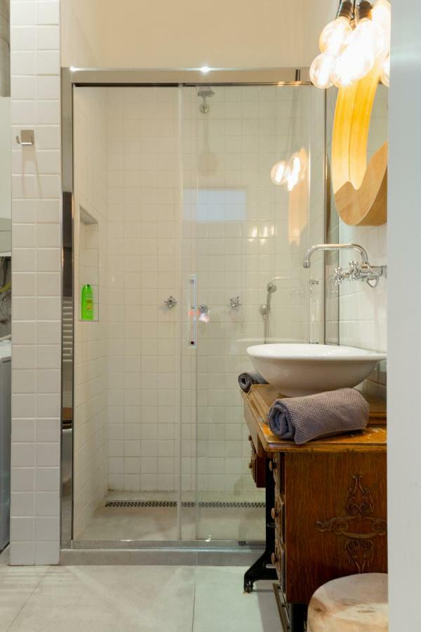 Luxury Twin 1-Bedroom In Kazinczy Street Budapest Exterior photo